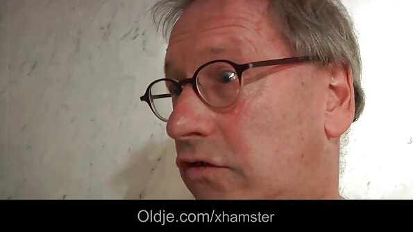 Шинэ Европын порно cutie хэрэгтэй зарим нь freaky шулуун гэдсээр галзуугийн